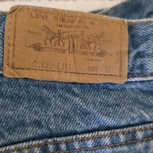 Levi's Classic Denim SIZE 12 INSEAM 32"